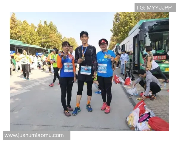 深度对话：吴秀英如何在足球世界中追寻梦想与坚持的故事