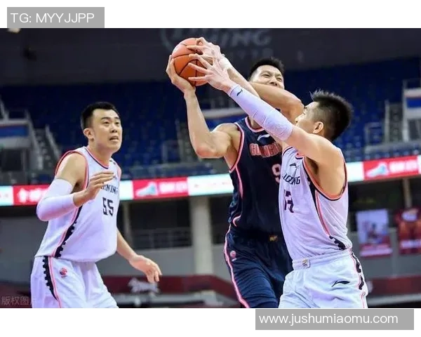 重庆篮球队与南京篮球队实力对比赛后分析与复盘探讨