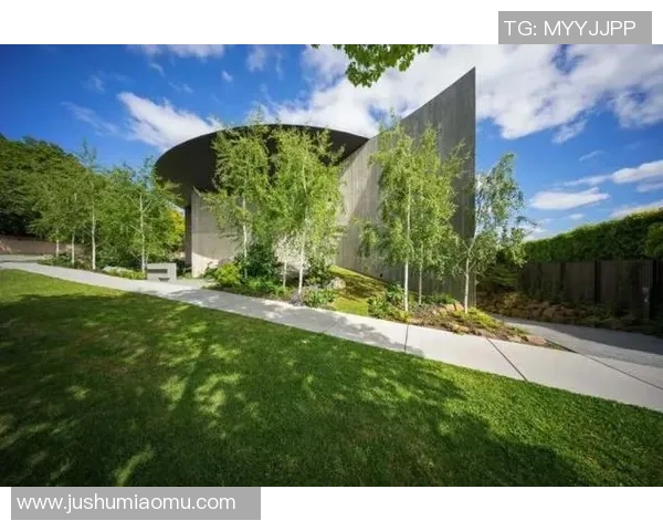 梦幻卧室设计足球明星主题幕布点亮你的私人空间